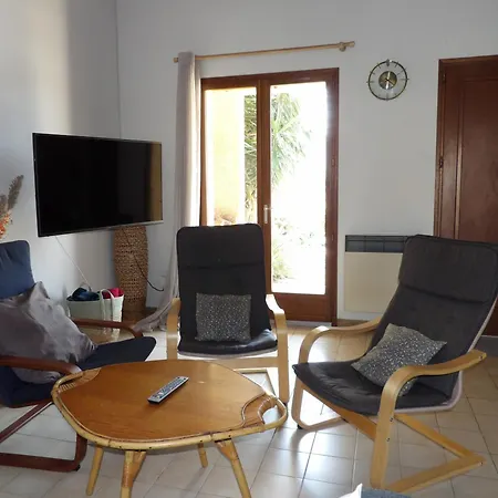 Holiday home St Cyprien Maison De 6 Personnes Clim *