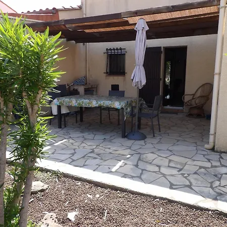 Holiday home St Cyprien Maison De 6 Personnes Clim
